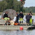 Roger Persson, Sten-Olov Johansson, Erik Björfelt och BlueOrbis vid utbyte av skadad sjökabel vid Jäverön. Karlstads El- och Stadsnät AB 2021