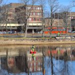 Styrd borrning i Karlstad AB utför styrd borrning under Klarälven mellan Älvbrinken och Våxnäsgatan. Karlstads El- och Stadsnät AB 2022